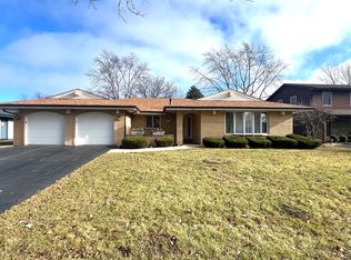 209 Natwick Ln, Schaumburg, IL 60193