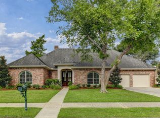 209 Spyglass Ln, Broussard, LA 70518