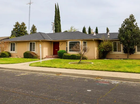 1120 Linn Ct, Turlock, CA 95380