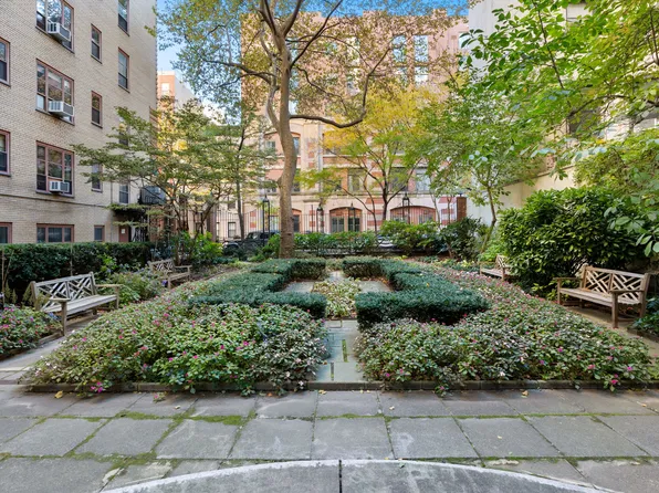 235 East 22nd Street image 16 of 19