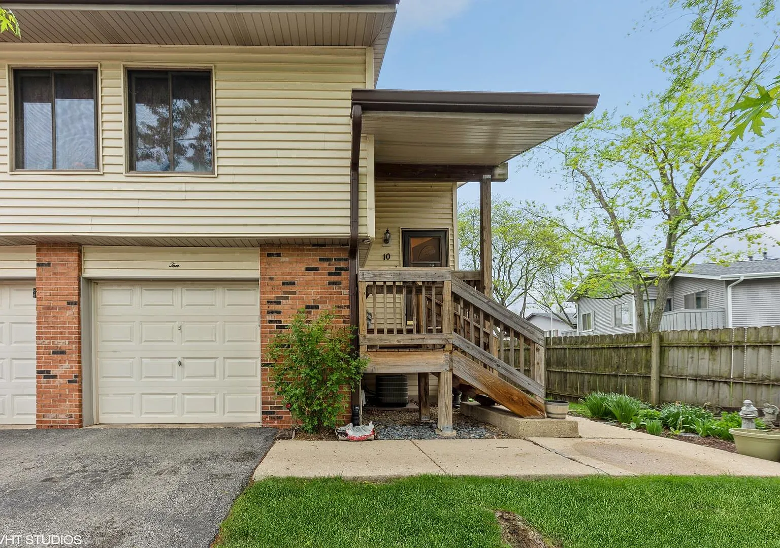 3 bed, 1097 sqft, $2,500 — Photo 1