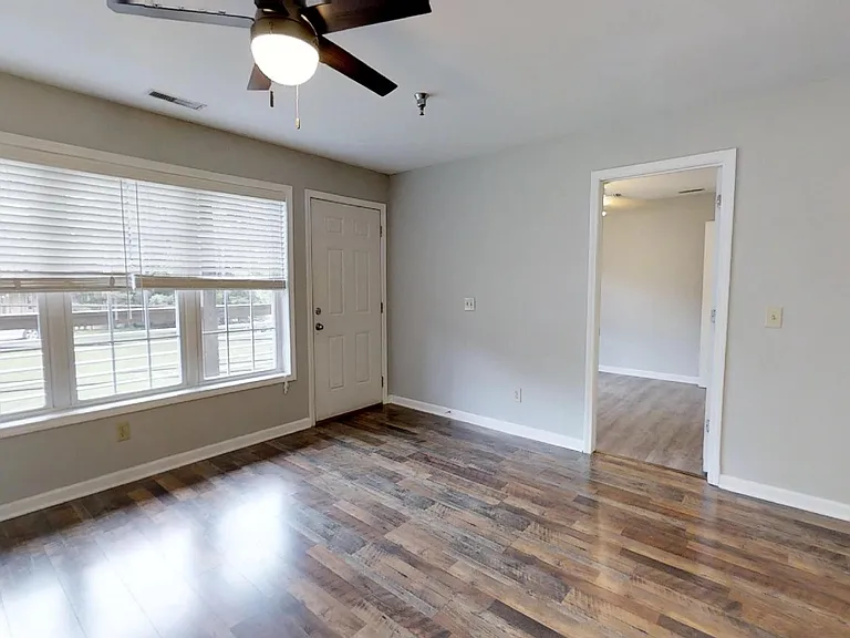 1555 W King St — Photo 18