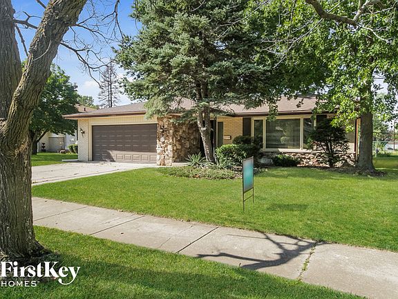 2nd image of 17056 Kimbark Ave