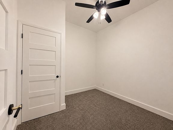 2nd image of 916 Clinton St #203