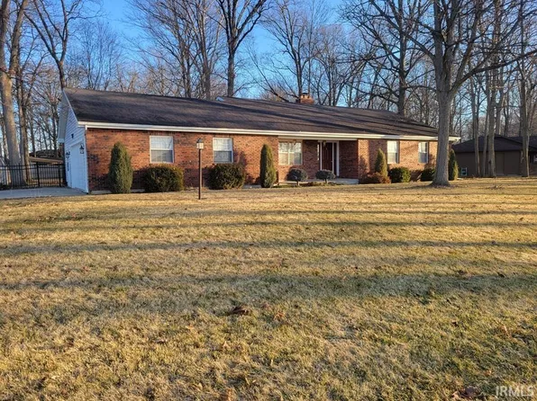 301 Oakwood Dr, Albion, IN 46701