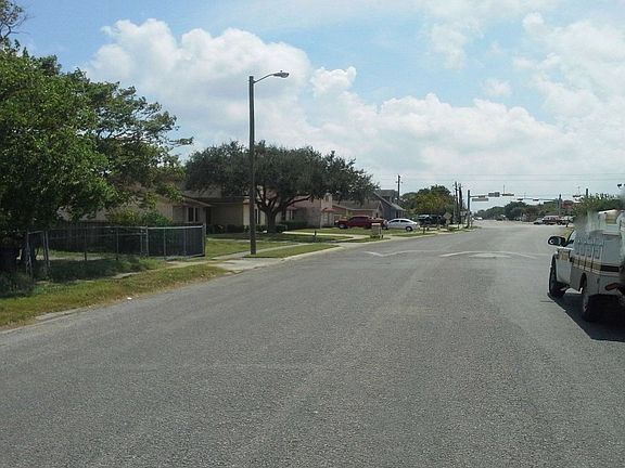4th image of 1510 Trojan Dr