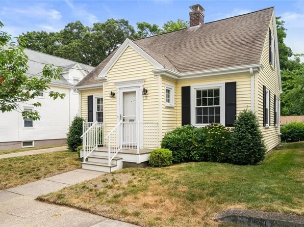 73 Allen Ave, Riverside, RI 02915