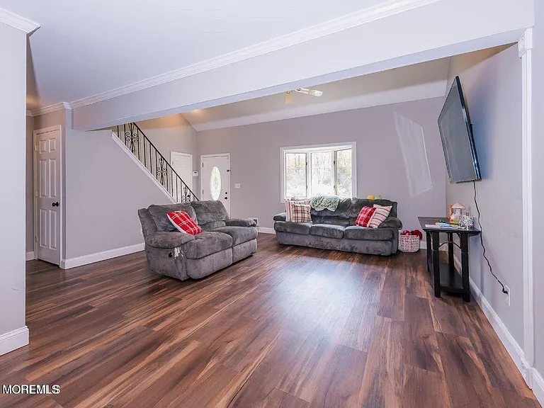 627 Eltone Rd — Photo 8