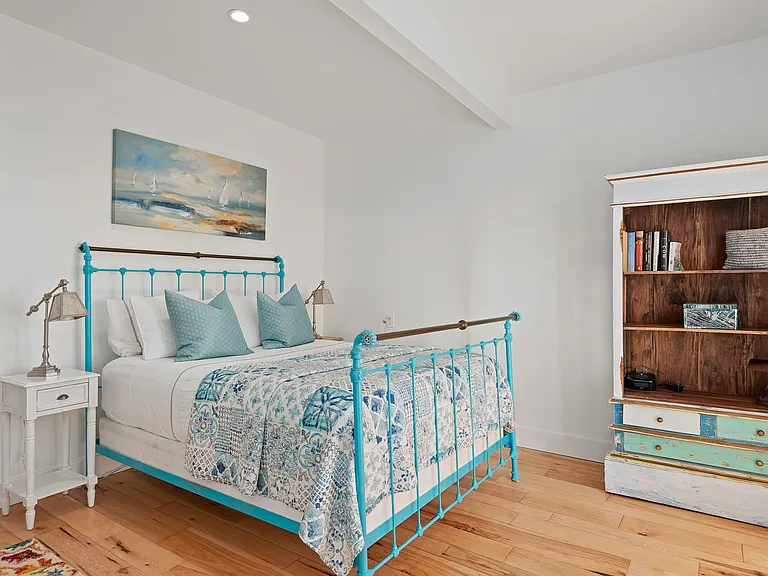 130 Valencia Rd — Photo 20