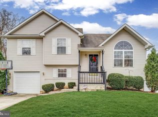 7 Poplar St, Sicklerville, NJ 08081