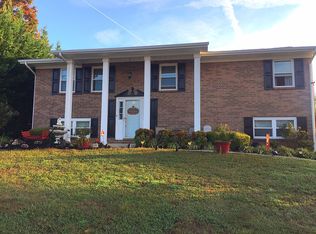 2324 Pinewood Dr, Maryville, TN 37803