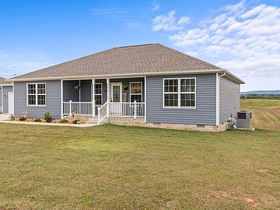 3rd image of 481 Strawberry Dr