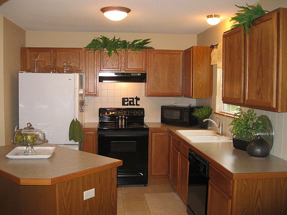 Kitchen with island