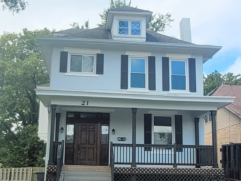 21 Rossmore Ave
