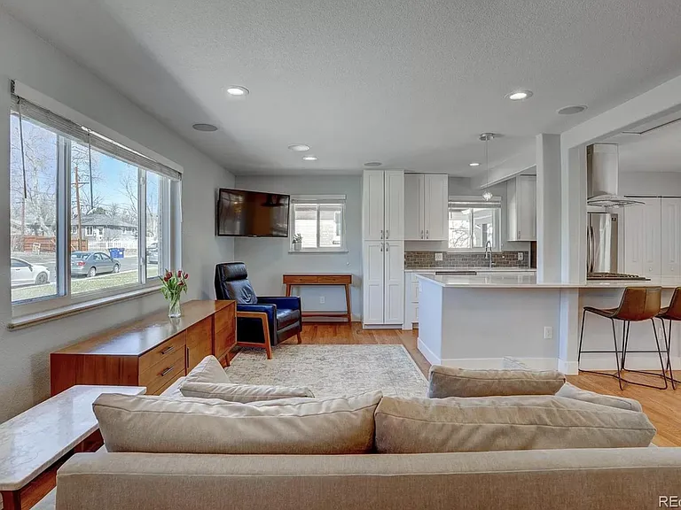 4044 W 77th Pl — Photo 15
