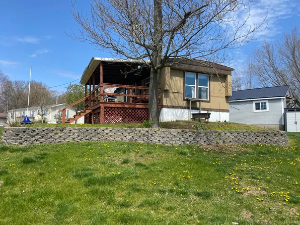 18900 Maple St, Barryton, MI 49305