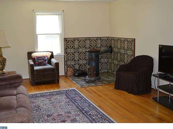 5th image of 2504 Delaware Ave