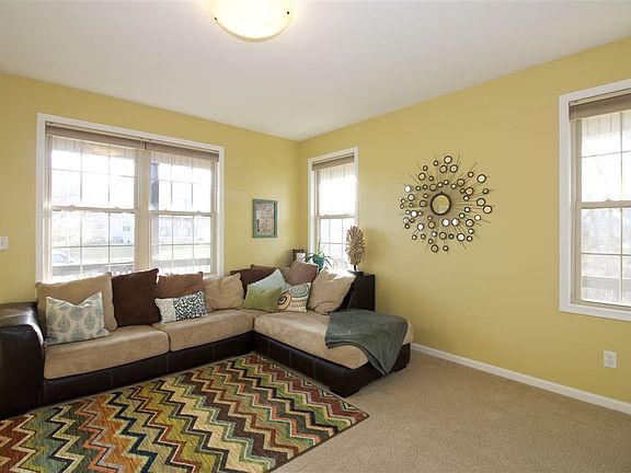 3rd image of 10613 N Collett Dr