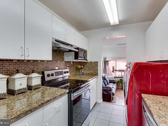 5th image of 1242 Wilshire Dr