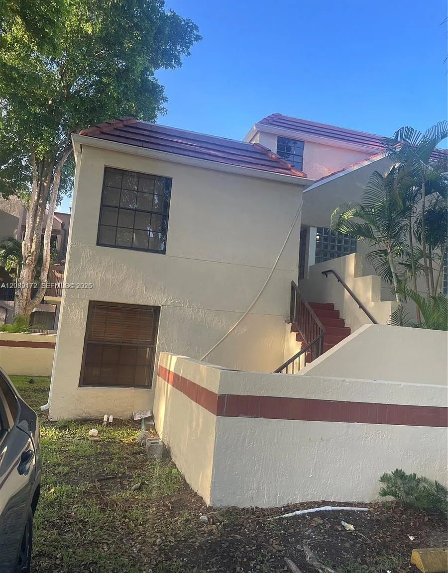 Elan At Calusa Condo Xiii — Photo 2
