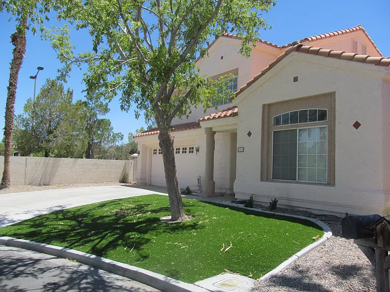 8701 Crescent Ridge Ln — Photo 2