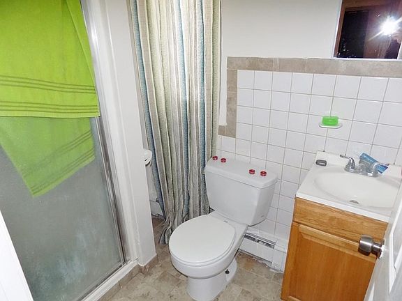 5th image of 216 Saratoga St #1