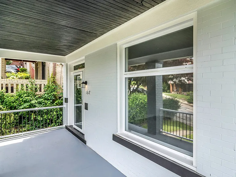 1618 Dagmar Ave — Photo 15