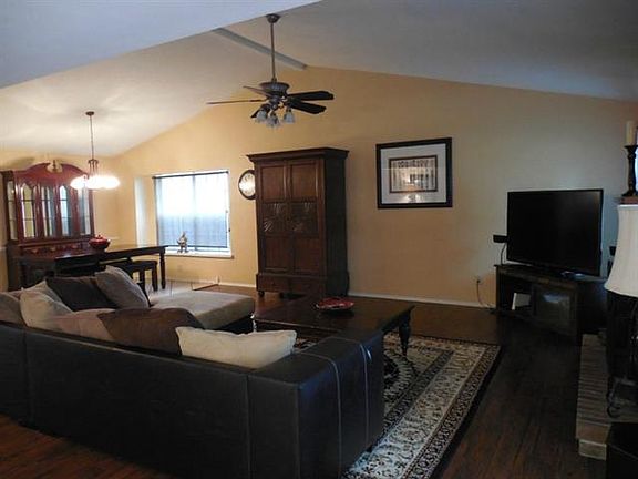 3rd image of 4132 N Colony Blvd
