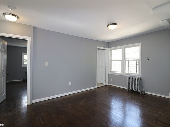 3rd image of 68 Berkshire Pl