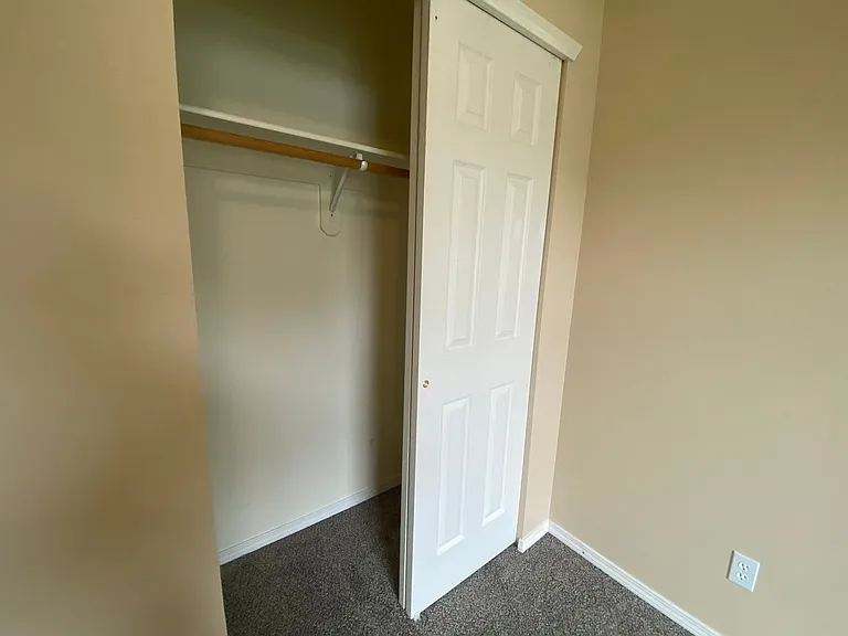 2217 N Abbey Glen Ct — Photo 30