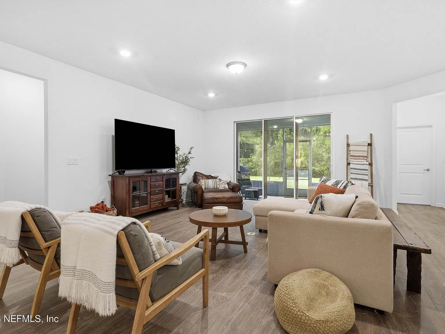 5 bed, 4.0 bath, 2782 sqft, $3,500 — Photo 3