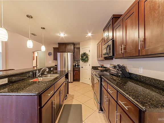 5th image of 510 Robert Ln