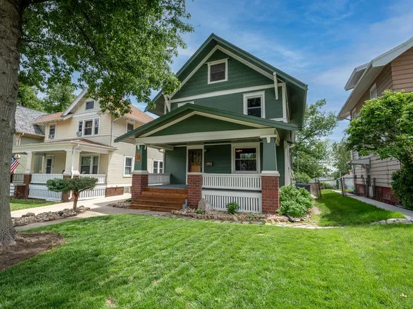 1327 3rd Ave SW, Cedar Rapids, IA 52404