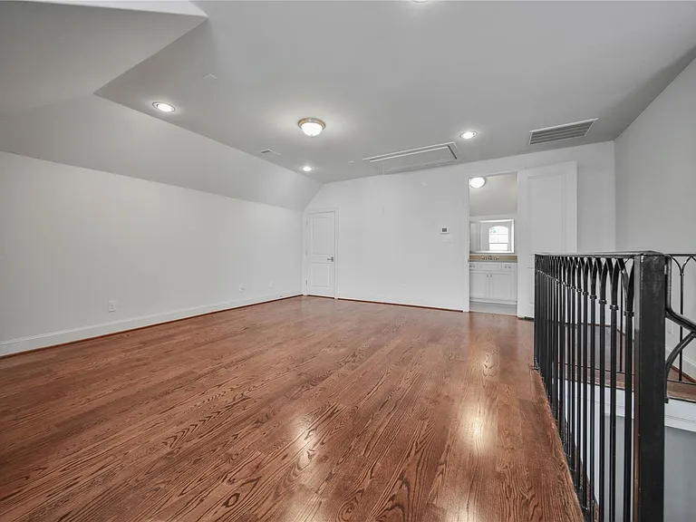 42 Wooded Park Pl — Photo 12