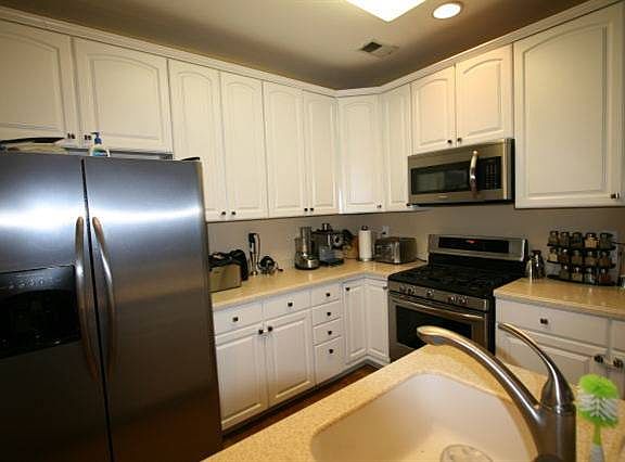 4th image of 265 Roslyn Ct