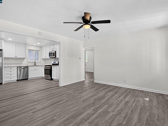 5th image of 640 Henry St