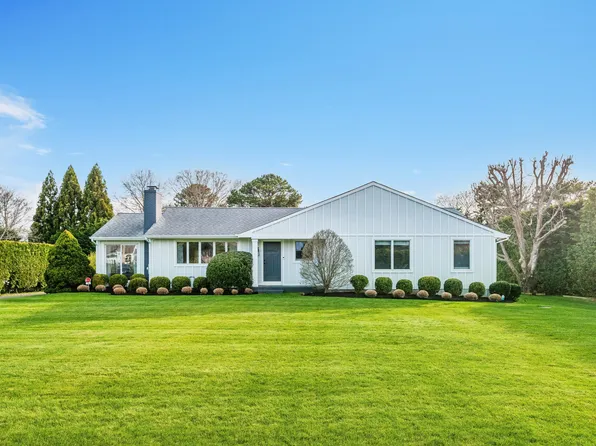 75 Saint Andrews Rd, Southampton, NY 11968