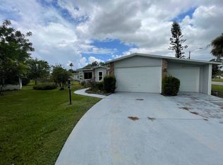 10561 Lake Loop Rd #37-M, North Fort Myers, FL 33903