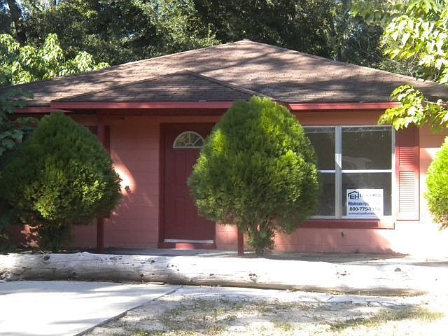 1st image of 1105 E Voorhis Ave