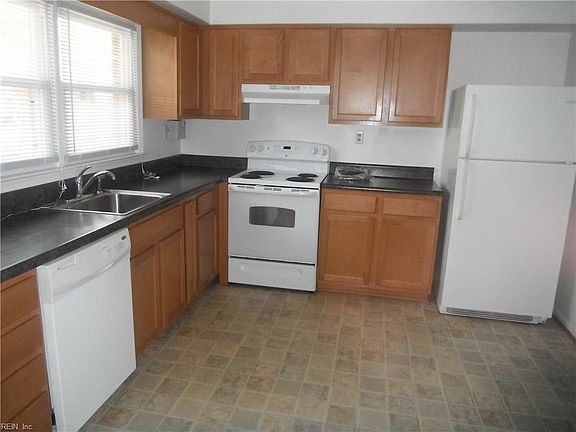 4th image of 2640 Shore Dr #C