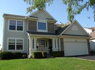 1321 Burnett Dr, Aurora, IL 60502