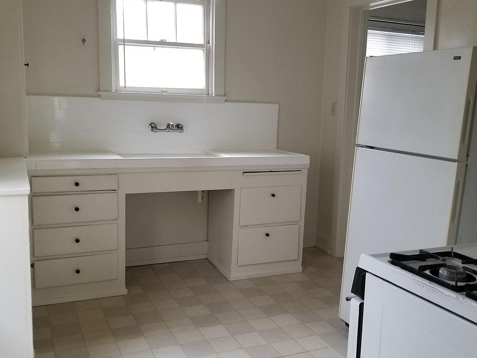 2nd image of 1505 T St APT 3