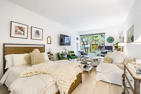 Rented by Brown Harris Stevens | media 11