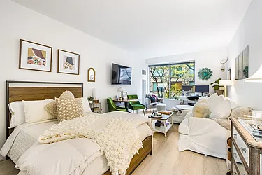 Rented by Brown Harris Stevens