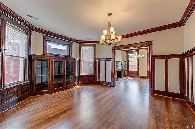 5779 Pershing Ave — Photo 10