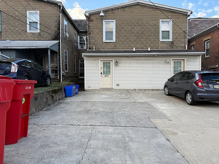 437 Montclair Ave — Photo 10