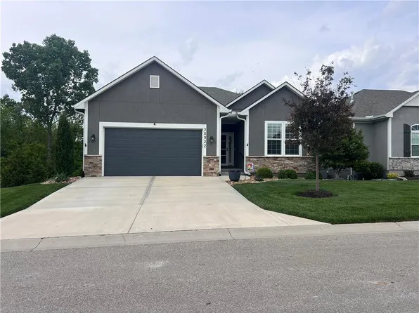 20922 W 190th Ter, Spring Hill, KS 66083