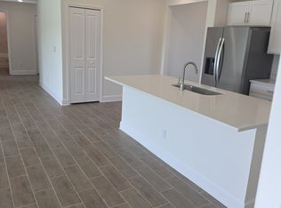 1135 NW 8th Pl, Cape Coral, FL 33993