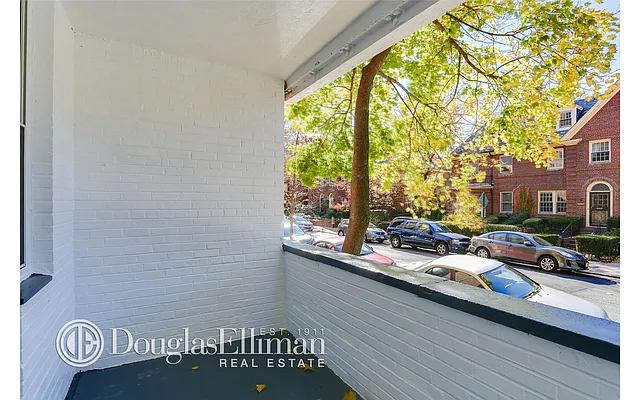 Sold by Douglas Elliman | media 35