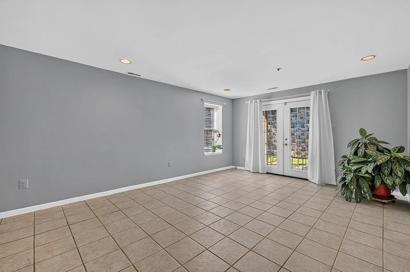Royal Woods Ct, Gaithersburg — Photo 3